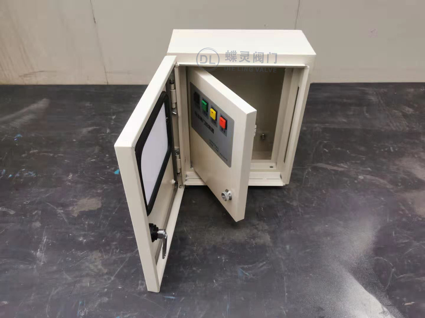 传奇通用登陆器_曹操传通用调试器_程序通用多开器