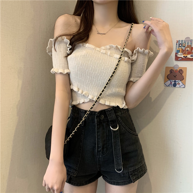 女孩露脐装_女孩穿太少露阴毛图_乡村女孩无忌游泳露
