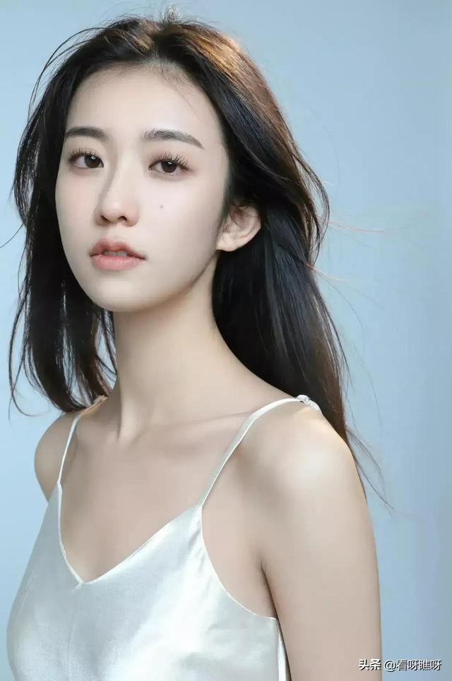 电眼美女购物狂_电眼美女3_电眼美女1无敌版
