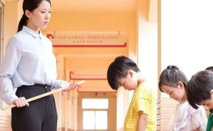 惩戒教育视频_戒尺打女生屁屁的视频_戒尺惩罚视频
