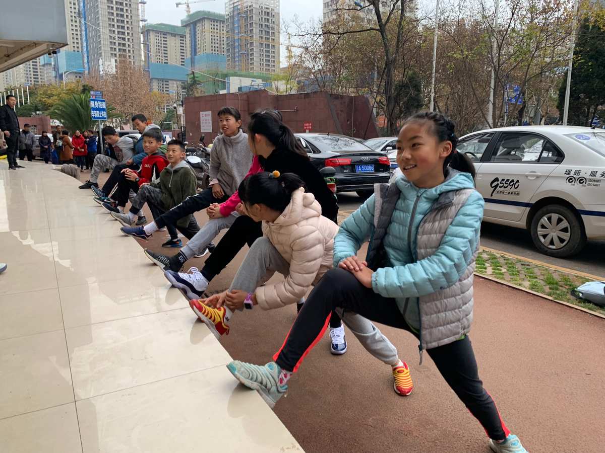 运动会游戏_运动游戏对幼儿的促进作用_运动游戏对孩子的影响
