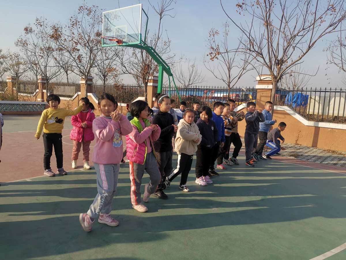 运动游戏对孩子的影响_运动游戏对幼儿的促进作用_运动会游戏