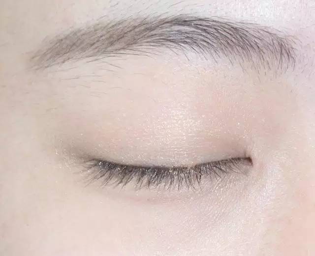 日本大叔化妆变美女_男人化妆变美女假发_给美女化妆