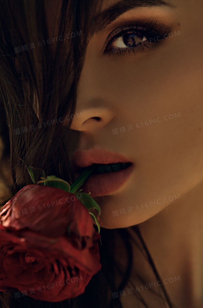 美女叼嗨_美女叼嗨_美女叼嗨