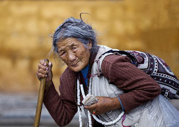 大千世界之老乞丐崛起是谁写的_大千世界之老乞丐崛起小说免费_大千世界老乞丐