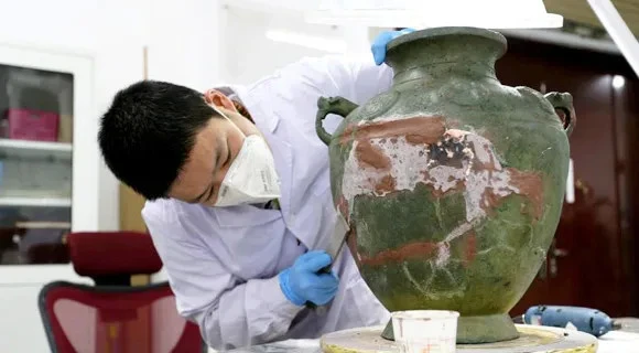 《我在故宫修文物》_故宫文物修复纪录片_故宫文物修复师