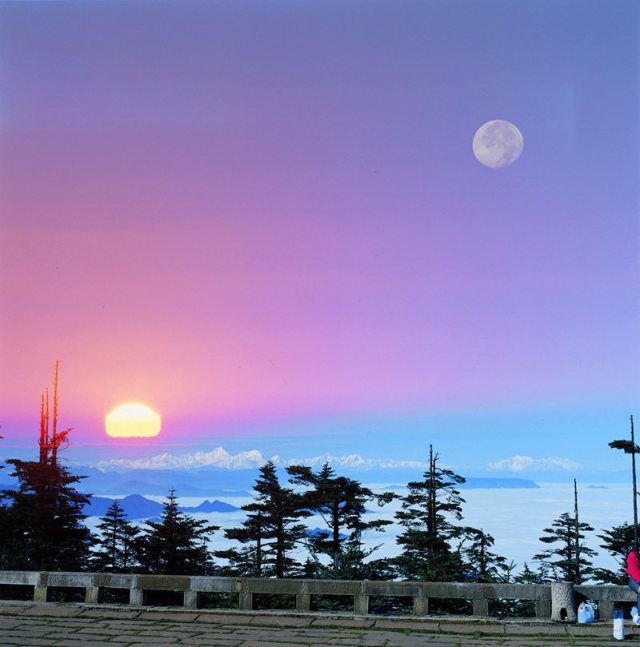 峨眉后山旅游攻略_峨眉后山有什么玩的_峨眉后山手机游戏