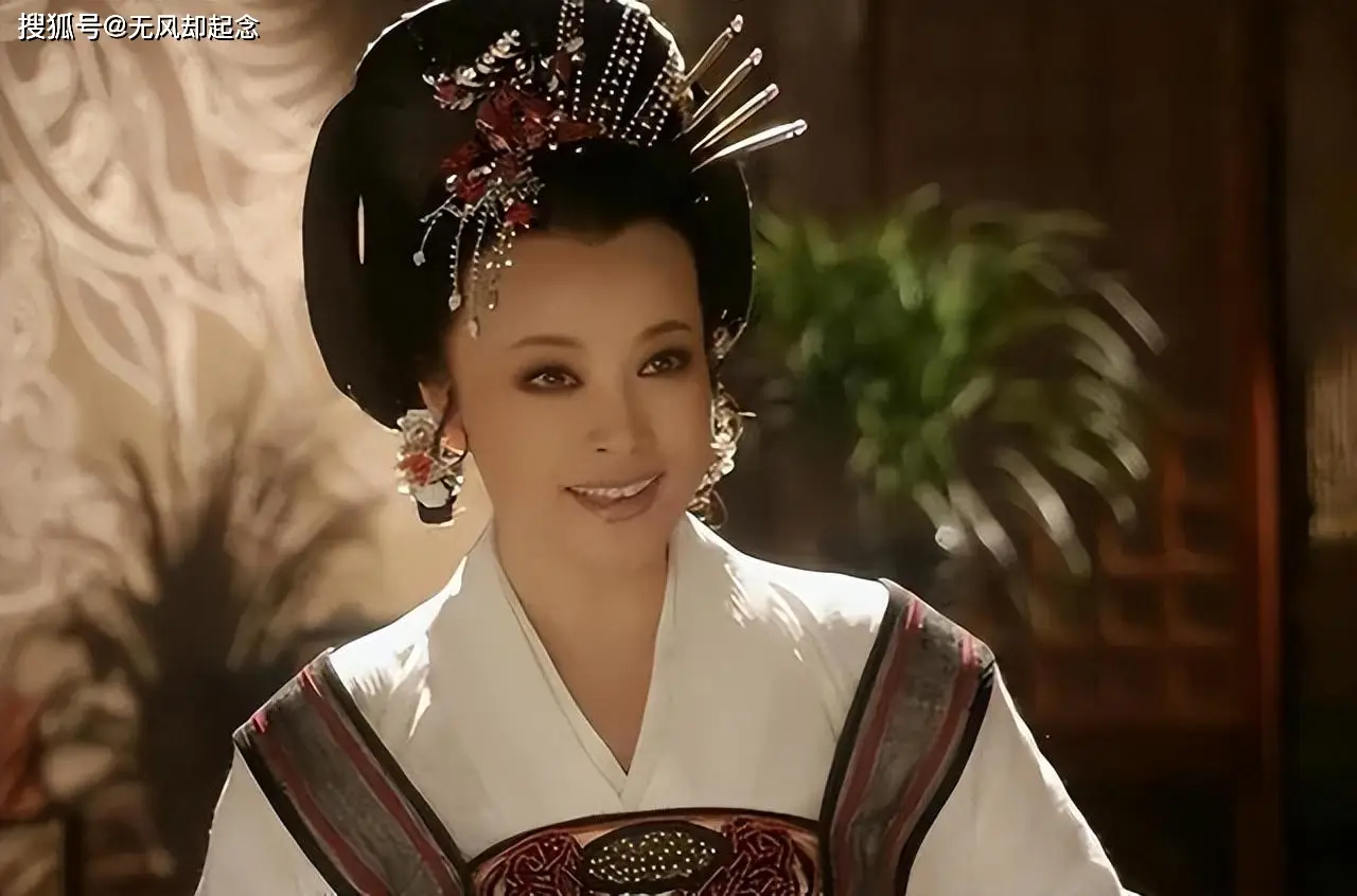 多人游戏手机恐怖_恐怖手机游戏人物是谁_恐怖手机游戏人物图片