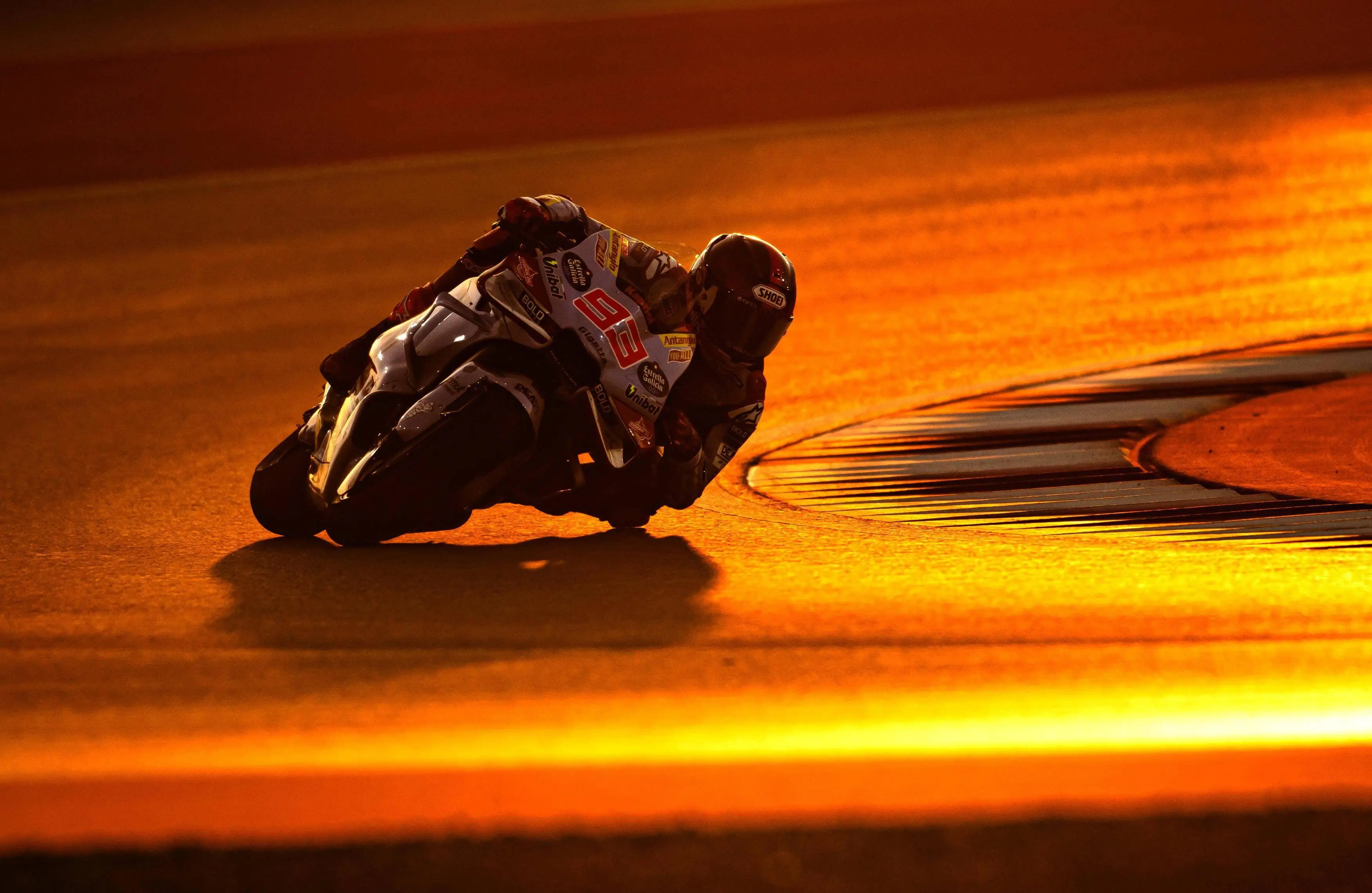 游戏手机膜推荐什么品牌_MOTOGP游戏手机游戏_游戏手机推荐