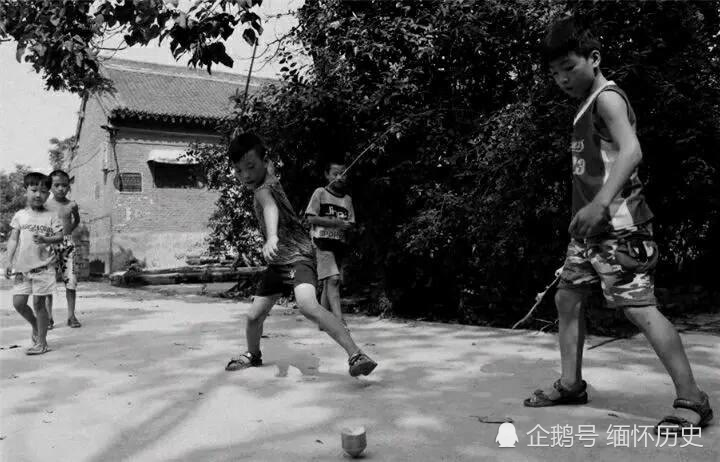 90后小孩玩的游戏_90后儿童玩手机游戏吗_儿童玩的游戏手机