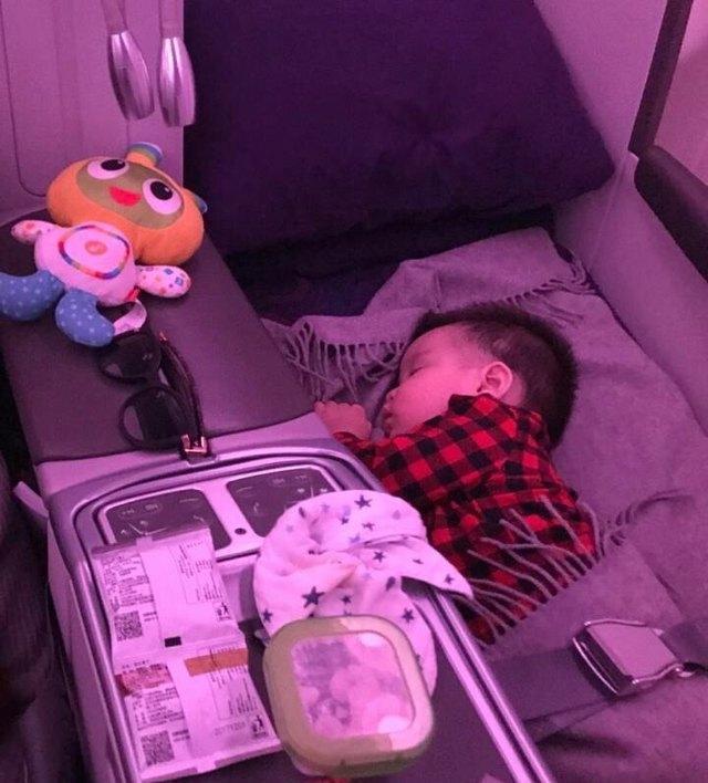 搞笑的宝宝视频_视频搞笑宝宝手机游戏大全_3岁宝宝搞笑手机游戏视频