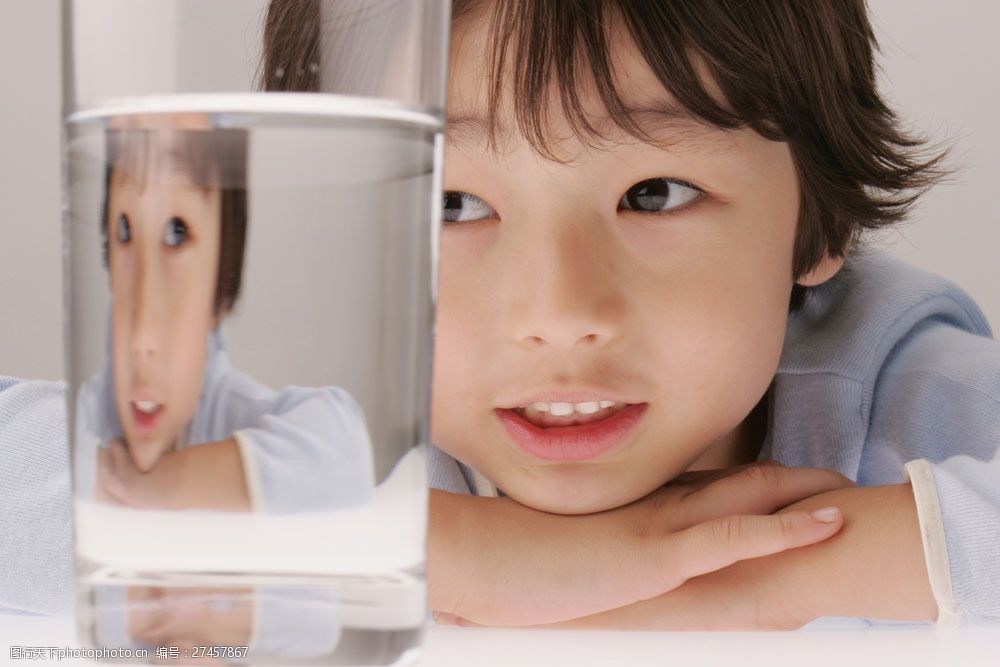 儿童手机游戏男孩_小男孩爱玩的手机游戏_小男孩手机游戏