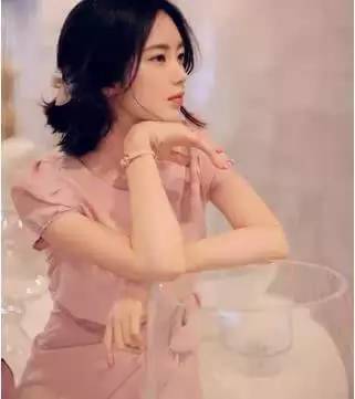 撸飘飘少女,青春校园的甜蜜旋律